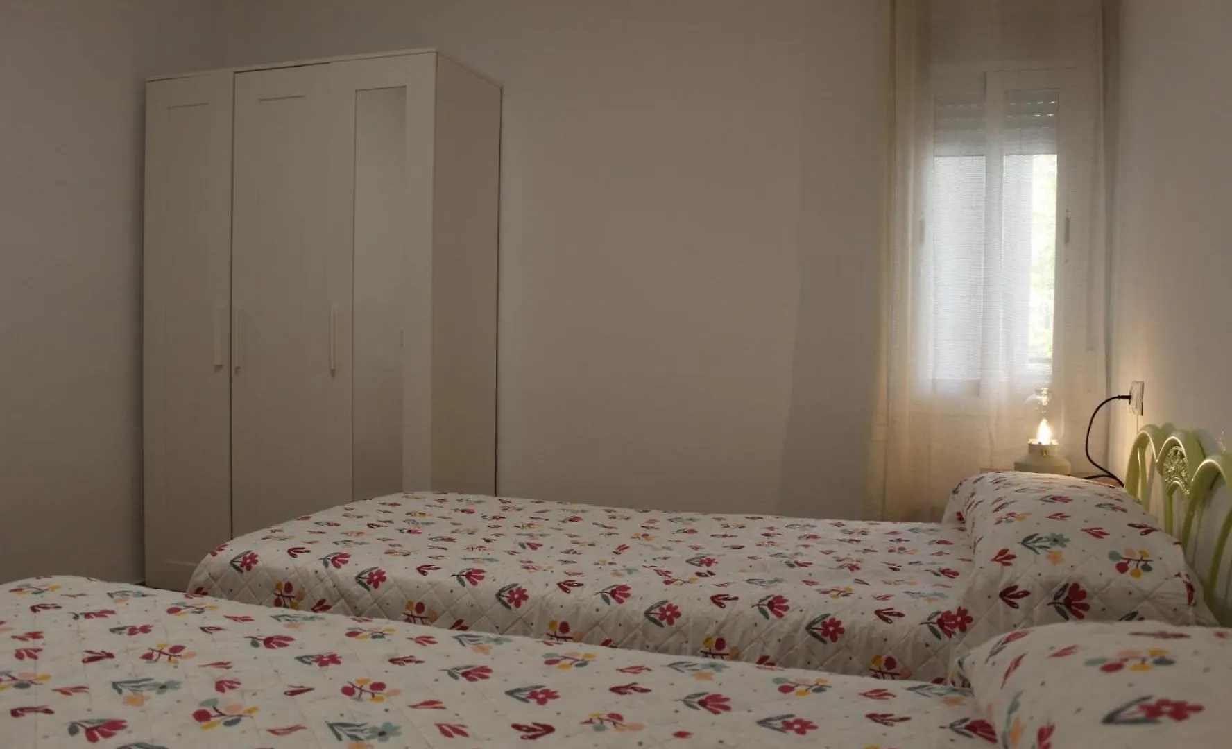 Ella Apartment Cazorla 0*,